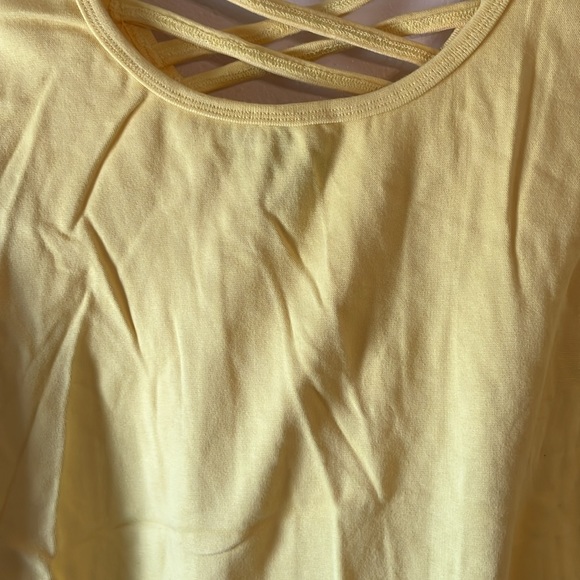 Shirt 5/$10.00 if bundled - Picture 2 of 4